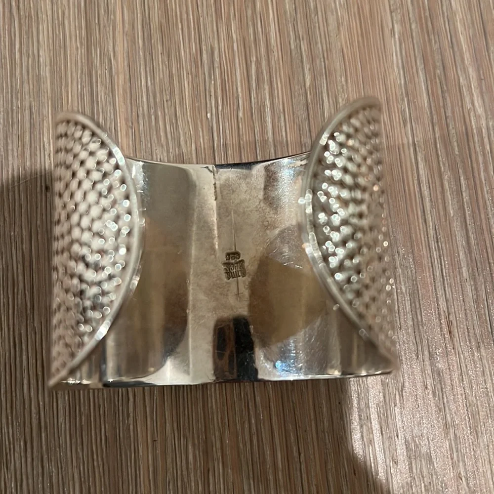 Anna Beck wide dotted cuff silver - Picture 3 of 5